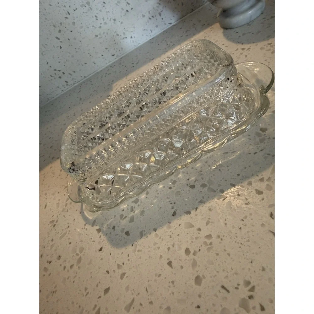Depression glass‎ vintage Elegant Clear Glass Butter Dish with cover.